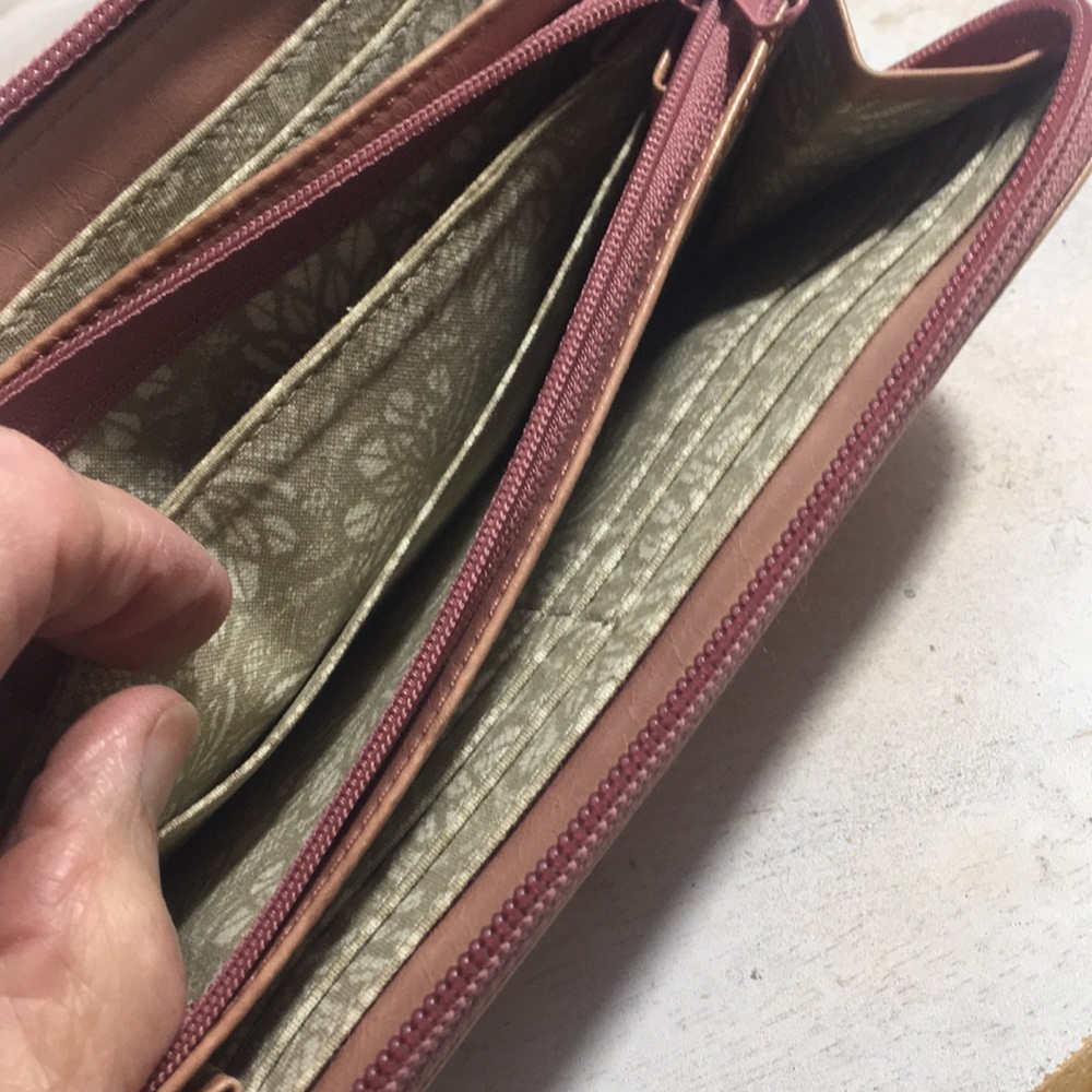 HOBO vintage leather zipper Clutch Wallet rose pink. - Picture 8 of 10